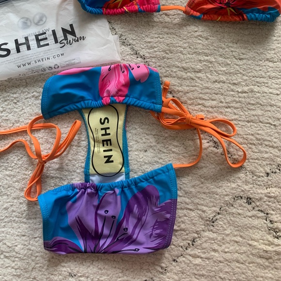 Brand new bikini - Picture 1 of 3